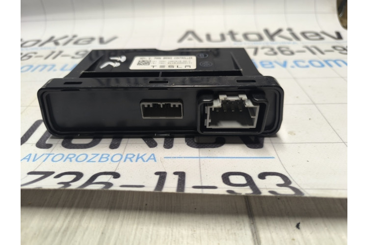 Блок/модуль керування стоянковим гальмом Tesla Model S 2012-2017 100761800C