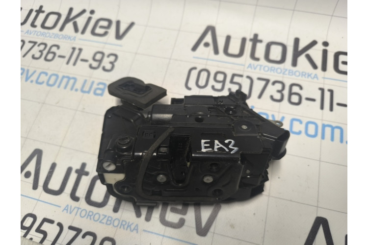 Замок задніх дверей Volkswagen Golf VII 2012-2020 5K4839015S