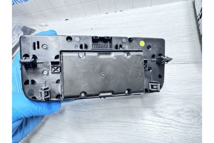 Панель управления мультимедиа с тачпадом Audi A8 S8 D4 4H 2010-2017 4H1919600C