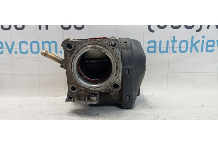 Дроссельная заслонка Volkswagen Golf IV 1998-2005 036133062