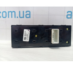 Блок кнопок склопідйомника Kia Sportage 2016-2021