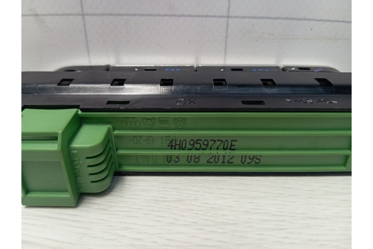 Блок кнопок керування сидінням Audi A8 [4H] 2010-2017 4H0959770E