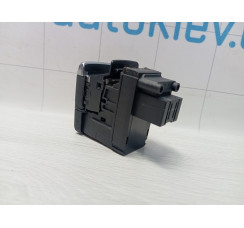 Кнопка фіксатора гальма стоянки Audi A8 [4H] 2010-2017