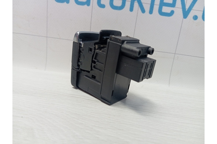 Кнопка фиксатора стояночного тормоза Audi A8 [4H] 2010-2017 4H1927225B