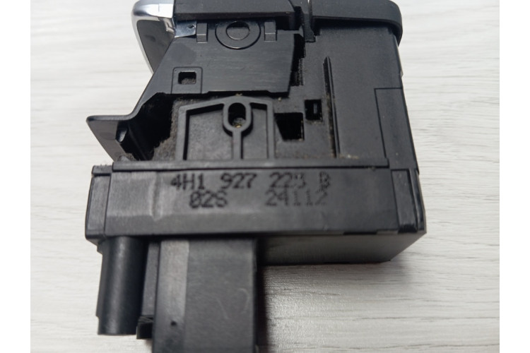 Кнопка фиксатора стояночного тормоза Audi A8 [4H] 2010-2017 4H1927225B