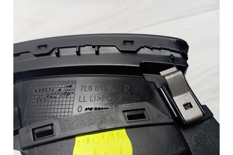 Дефлектор салона Volkswagen Touareg I 2002-2010 7L6819703D