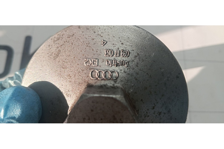 Кріплення/утримувач масляного фільтра Audi A6 C5 1997-2004 059117063 Кріплення/утримувач масляного фільтра Audi A6 C5 1997-2004 059117063