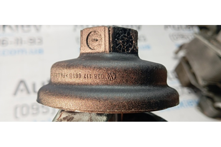Крышка масляного фильтра Audi A6 C6 4F 2004-2011 038117061B Крышка масляного фильтра Audi A6 C6 4F 2004-2011 038117061B