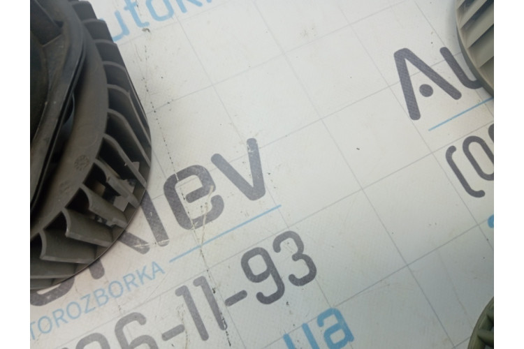 Двигатель вентилятора печки (обогревателя салона) Volkswagen Transporter T5 2003-2015 7E1819021A