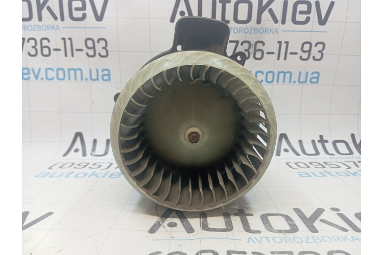 Двигатель вентилятора печки (обогревателя салона) Audi A6 C7 4G 2011-2018 4H1820021B