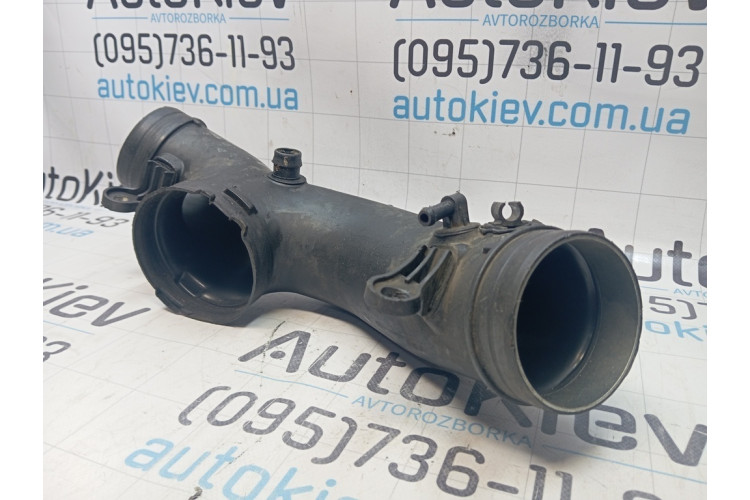 Патрубок інтеркулера Audi A8 S8 D4 4H 2010-2017 4H0129711D