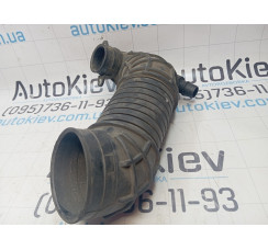 Патрубок забору повітря Audi A4 B7 2005-2007