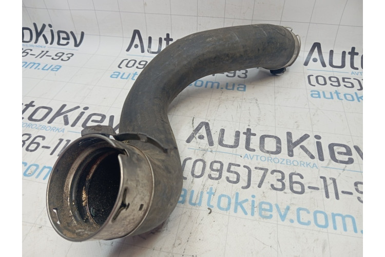 Патрубок интеркуллера Mercedes Benz W204 2007-2015 A2045282582 Патрубок интеркуллера Mercedes Benz W204 2007-2015 A2045282582