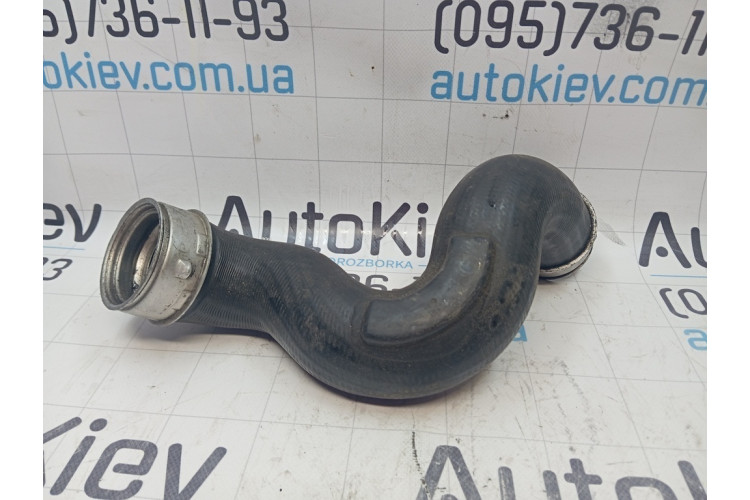 Шланг/патрубок інтеркулера, правий Mercedes-Benz W203 2000-2006 A2035281882