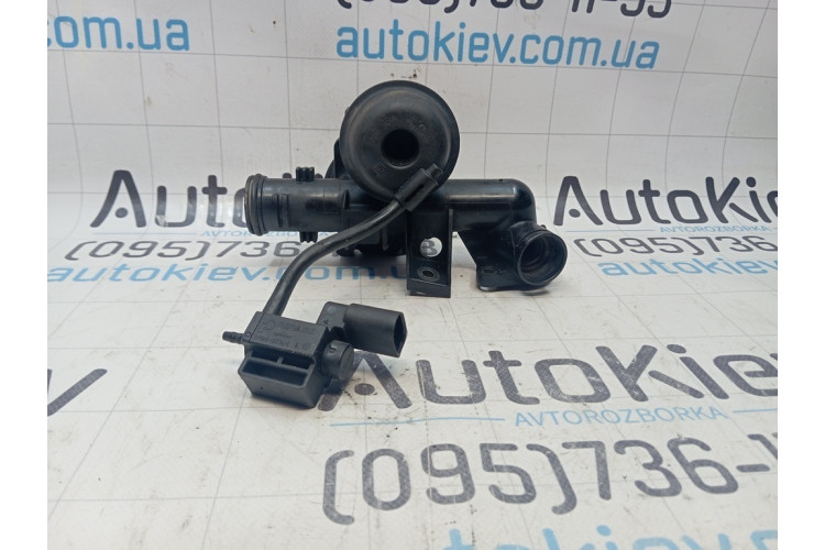 Клапан управления охлаждающей жидкостью Audi A8 S8 D4 4H 2010-2017 079121127C