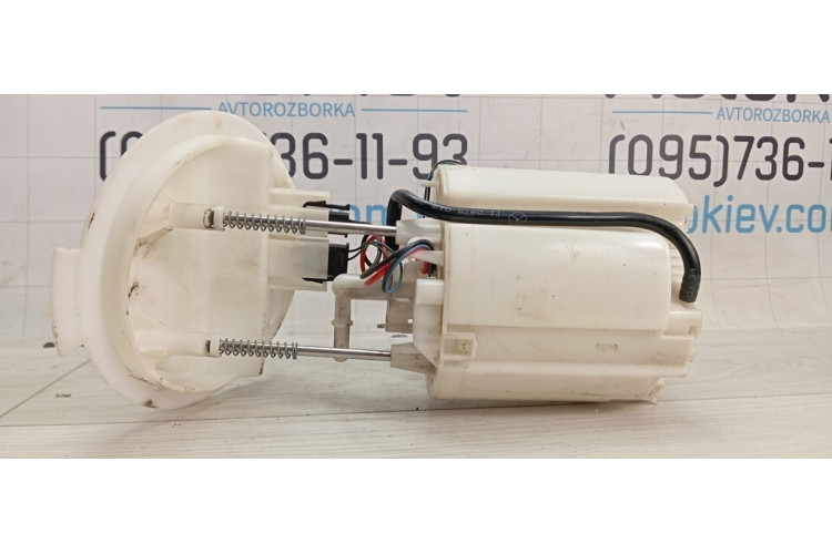 Модуль паливного насоса з датчиком рівня палива Mercedes Benz W204 2007-2015 A2044700294