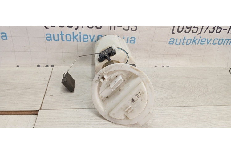 Модуль паливного насоса з датчиком рівня палива Mercedes Benz W204 2007-2015 A2044700294