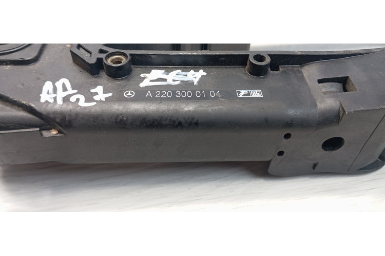 Педаль газа Mercedes-Benz W221 2005-2013 A2203000104 Педаль газа Mercedes-Benz W221 2005-2013 A2203000104