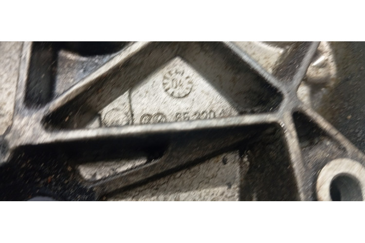 Кронштейн двигателя BMW 7 E65 E66 2001-2008 6455778670804