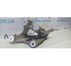 Кронштейн двигуна Audi A8 S8 D4 4H 2010-2017