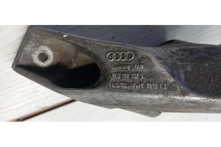 Кронштейн двигателя Audi A4 B7 2005-2007 8E0199307S Кронштейн двигателя Audi A4 B7 2005-2007 8E0199307S
