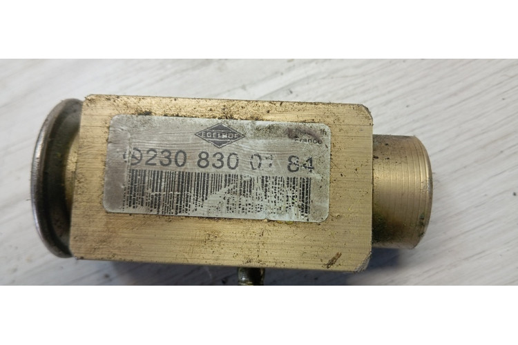 Клапан trv, кондиционера Mercedes Benz W204 2007-2015 A2308300184 Клапан trv, кондиционера Mercedes Benz W204 2007-2015 A2308300184