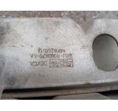 Усилитель переднего бампера Ford Focus 2005-2008