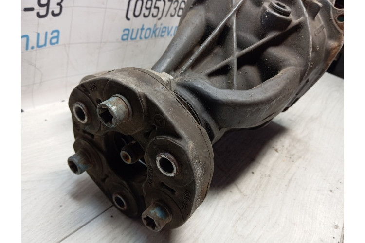Редуктор Mercedes Benz W204 2007-2015 A2033510605