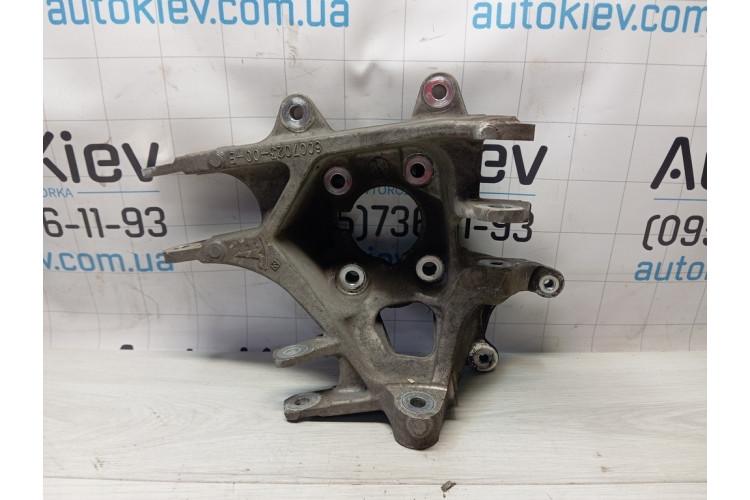 Цапфа (поворотний кулак задній лівий) Tesla Model S 2012-2016 600702300B