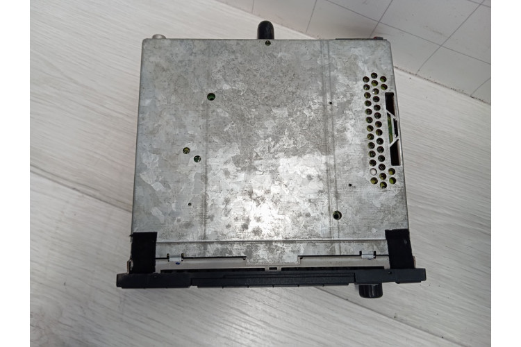 Магнітола Volkswagen Passat B5 2000-2005 1J0035186E Магнітола Volkswagen Passat B5 2000-2005 1J0035186E