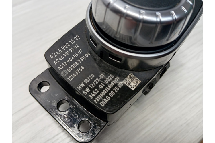 Багатофункціональні кнопки (джойстик управління мультимедіа) Mercedes-Benz C117 CLA 2013-2019 A2469001509