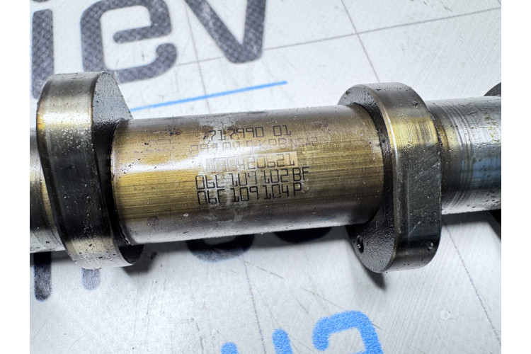 Розподільний вал двигуна випускний правий Audi A6 C7 4G 2011-2018 06E109102BF Розподільний вал двигуна випускний правий Audi A6 C7 4G 2011-2018 06E109102BF