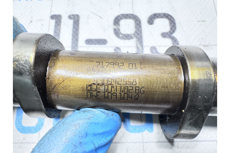 Розподільний вал двигуна випускний лівий Audi A6 C7 4G 2011-2018 06E109102BG Розподільний вал двигуна випускний лівий Audi A6 C7 4G 2011-2018 06E109102BG