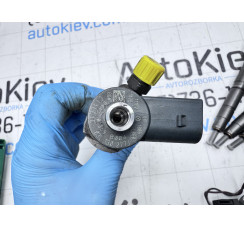 Форсунка топливная Volkswagen Passat B7 2011-2015