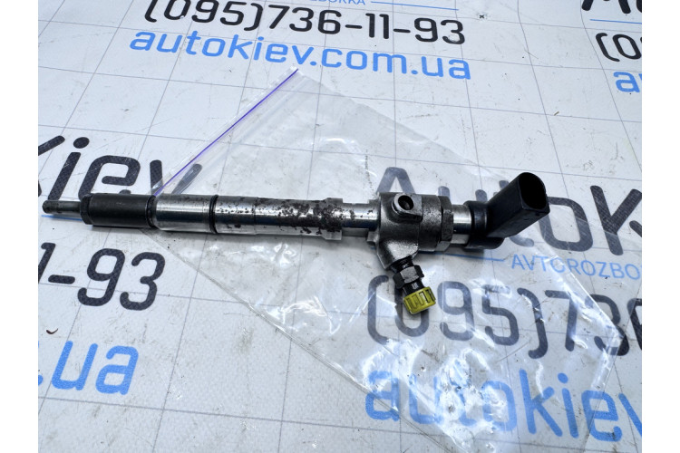 Форсунка впрыска топлива Volkswagen Golf VI 2009-2013 03L130277B