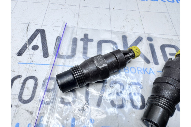 Паливна форсунка Volkswagen Transporter T4 1991-1996 KCA30S44