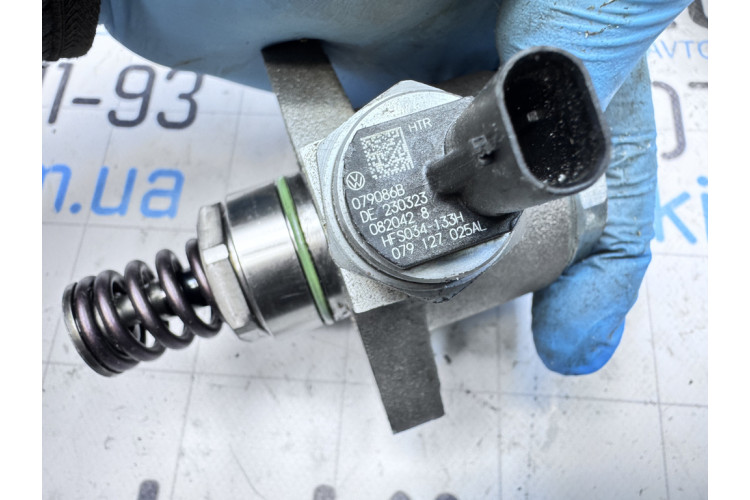 Паливний насос високого тиску Audi A8 (4.2 FSI) S8 D4 4H 2010-2017 079127025AL