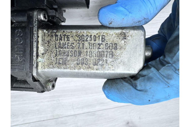 Електродвигун склопідйомника задній лівий BMW 1-serie E87/E81 2004-2011 71002803