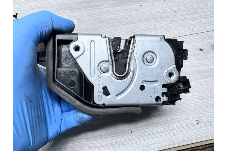 Замок двері задньої правої BMW 7 F01 F02 F03 F04 (2008-2016) A053702