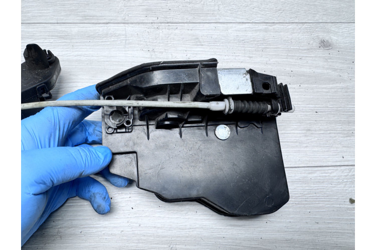 Замок двері задньої правої BMW 7 F01 F02 F03 F04 (2008-2016) A053702