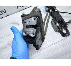 Замок дверей передньої лівої у зборі Nissan Leaf I 2010-2017