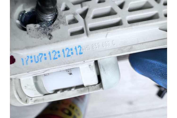 Ручка потолочная задняя левая Audi A8 S8 D4 4H 2010-2017 4H0857607C