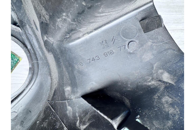 Декоративна обшивка панелі кондиціювання Citroen C-Elysee 2016-2024 9674391877