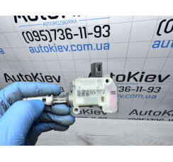 Привід замку багажної двері Volkswagen Touareg I 2002-2010