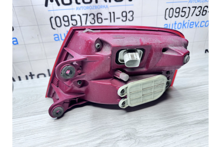 Фонарь задний левый внешний Audi A8 S8 D4 4H 2010-2017 4H0945095 Фонарь задний левый внешний Audi A8 S8 D4 4H 2010-2017 4H0945095