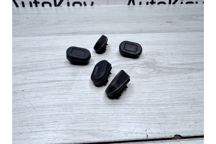 Обмежувач/упор кришки багажника Audi A8 S8 D4 4H 2010-2017 4H0827374B