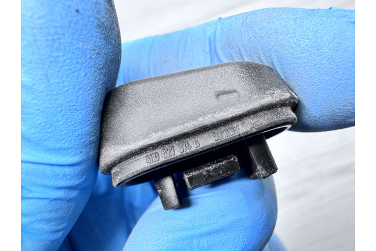 Обмежувач/упор кришки багажника Audi A8 S8 D4 4H 2010-2017 4H0827374B