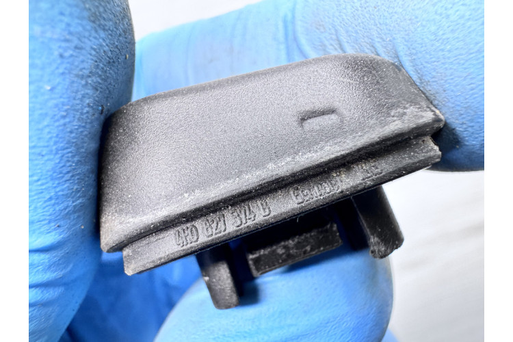 Обмежувач/упор кришки багажника Audi A8 S8 D4 4H 2010-2017 4H0827374B