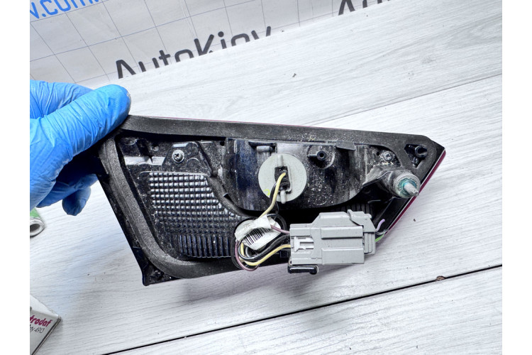 Ліхтар правий Chevrolet Malibu (9 generation) 2015-2024 23508092