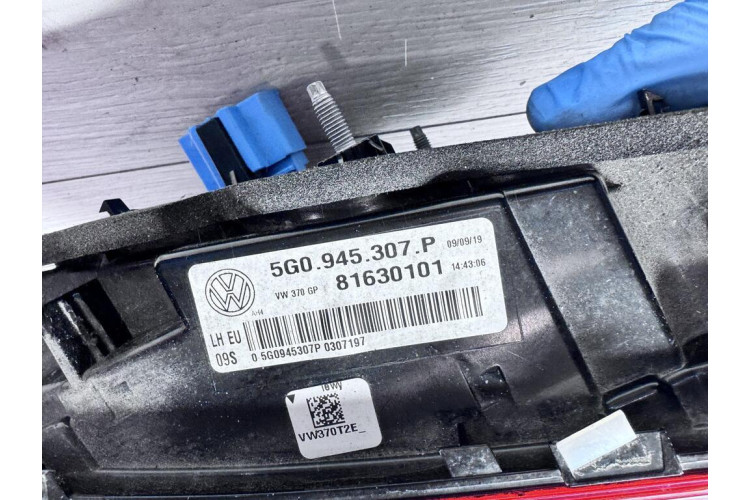 Фонарь задний левый, внутренний Volkswagen Golf VII 2012-2020 5G0945307P Фонарь задний левый, внутренний Volkswagen Golf VII 2012-2020 5G0945307P